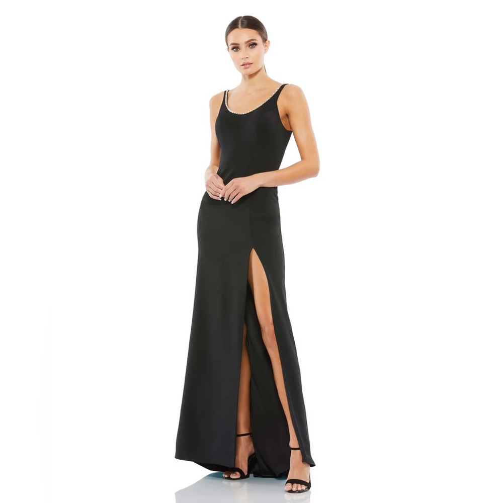 NWT $238 MAC DUGGAL SLEEVELESS CRYSTAL SCOOP NECKLINE COLUMN GOWN SLIT 26583